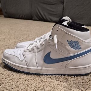 Jordan 1 Mid